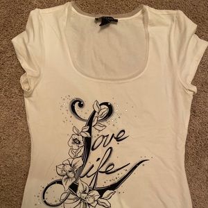 White House Black Market tshirt